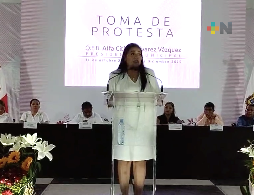 Alfa Citlalli Álvarez rindió protesta como alcaldesa de Martínez de la Torre